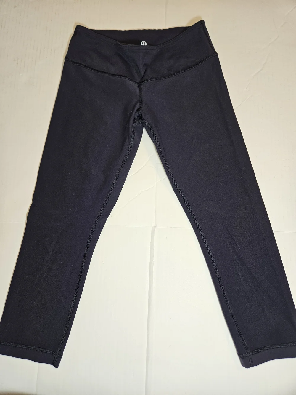Lululemon Athletica Navy Blue Cropped Leggings Size 6 Running Crossfit Workout